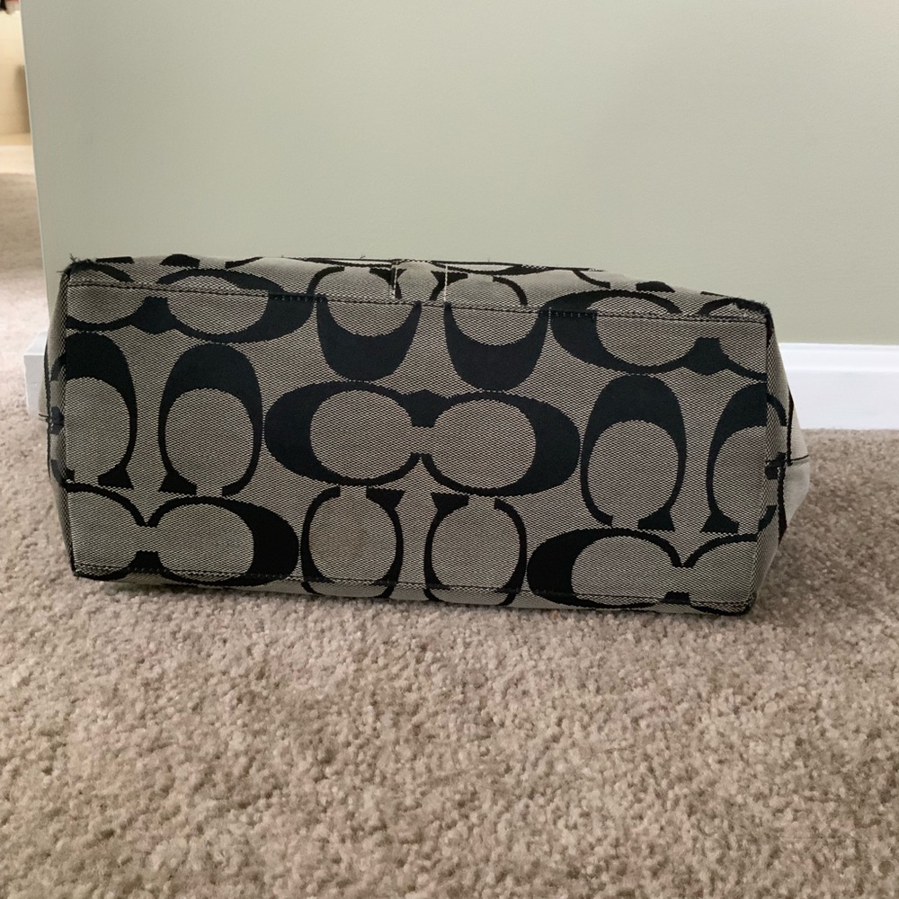 SignatureCoach Satchel - Picture 2 of 2